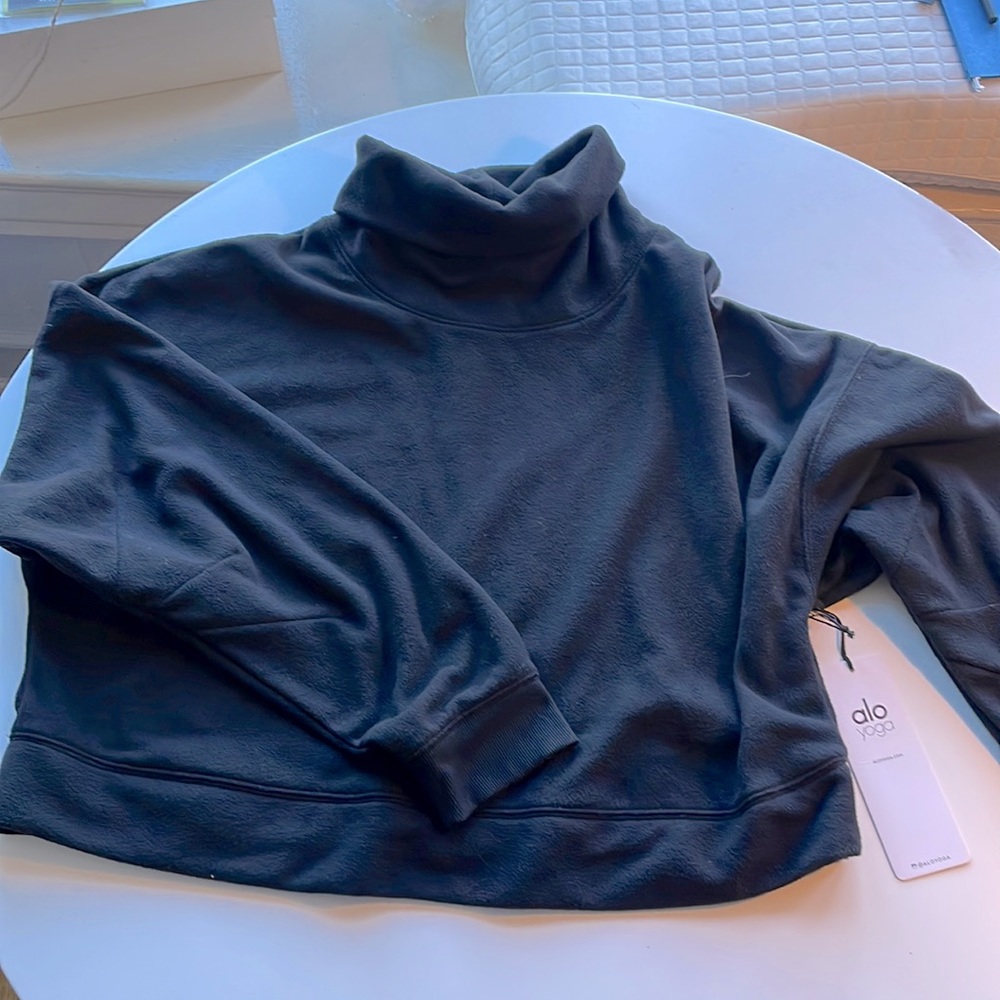 ALO Yoga size large - fleece, cropped, funnel neck warm up pullover